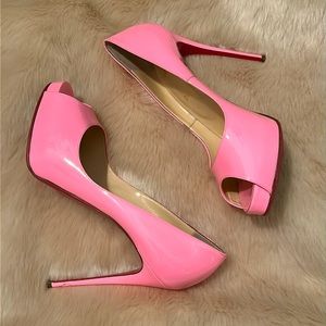 PINK Very Prive Christian Louboutin Patent Leather Peep Toe Pumps